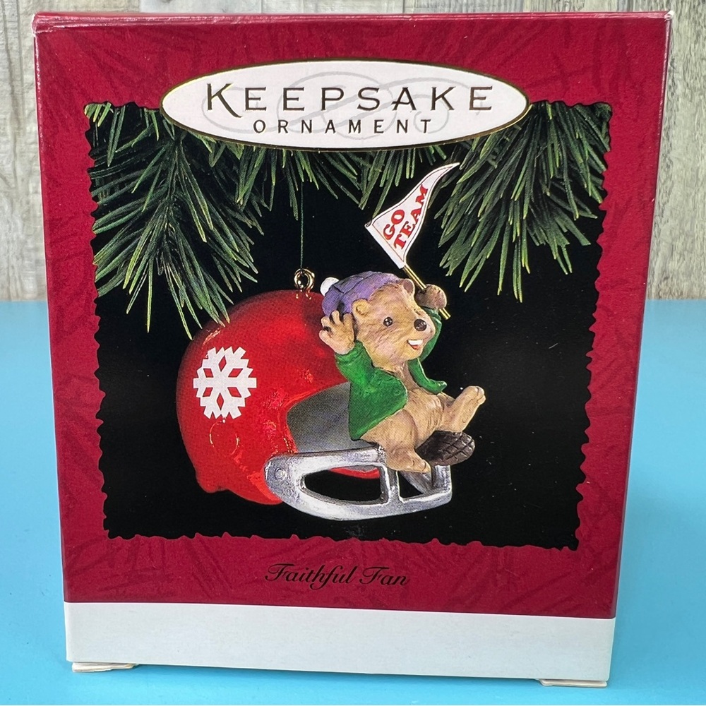 Hallmark Keepsake Ornament SF Faithful Fan Beaver w/Go Team Flag 1995 Vintage